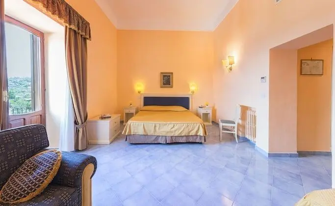 Deluxe Üç Kişilik Oda, Teras, Deniz Manzaralı