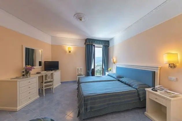 Deluxe Üç Kişilik Oda, Teras, Deniz Manzaralı