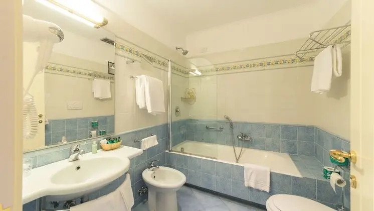 Deluxe Üç Kişilik Oda, Teras, Deniz Manzaralı