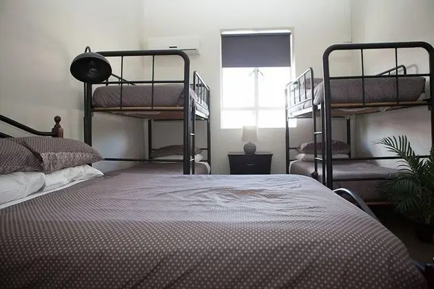 Standard Oda, Birden Çok Yatak, Ortak Banyo (Standard Family Room, Shared Bathroom)
