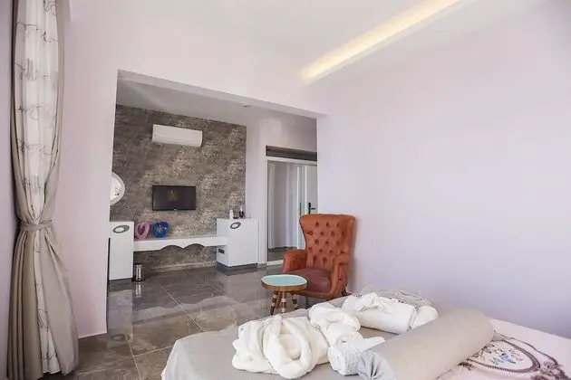 Luxury Oda, Engellilere Uygun, Havuz Manzaralı