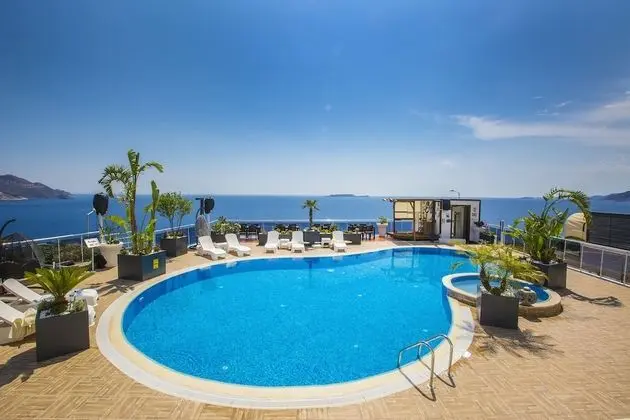 Luxury Oda, Engellilere Uygun, Havuz Manzaralı