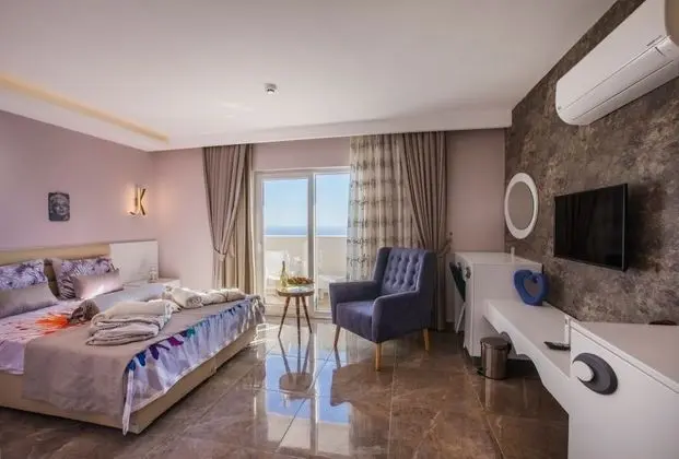 Panoramik Deniz Manzaralı Oda
