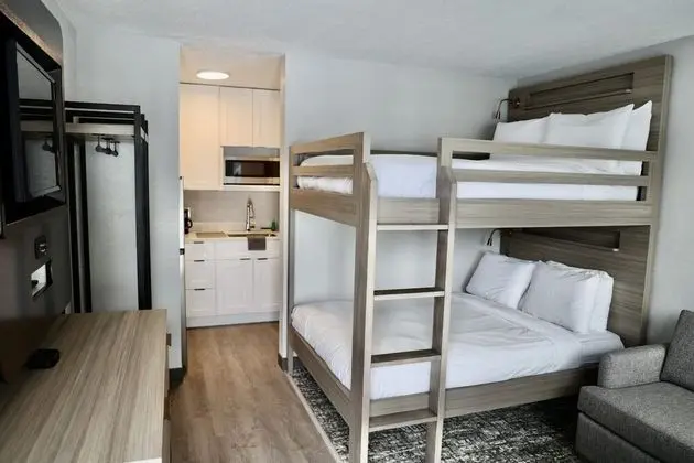 Standard Oda, 2 Çift Kişilik Yatak, Sigara İçilmez, Buzdolabı ve Mikrodalga