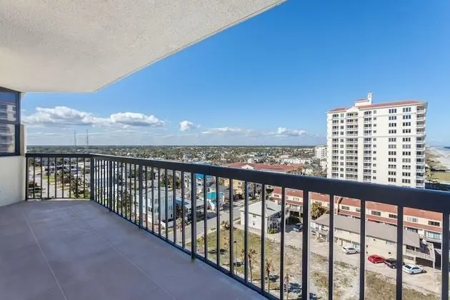 Daire (Jacksonville Beach Waterford 10A)