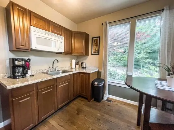 Jackson Creek Cottage 180 East F