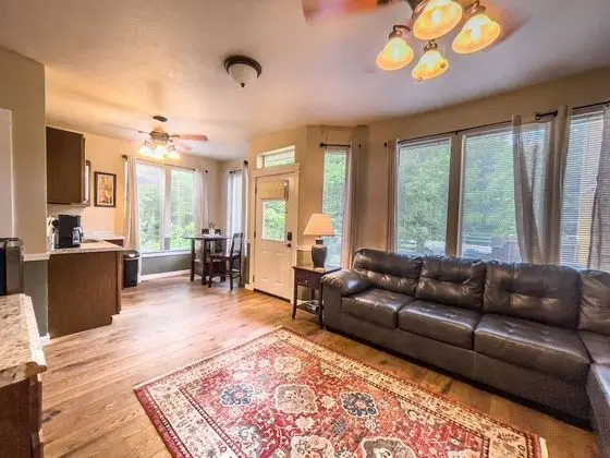 Jackson Creek Cottage 180 East F