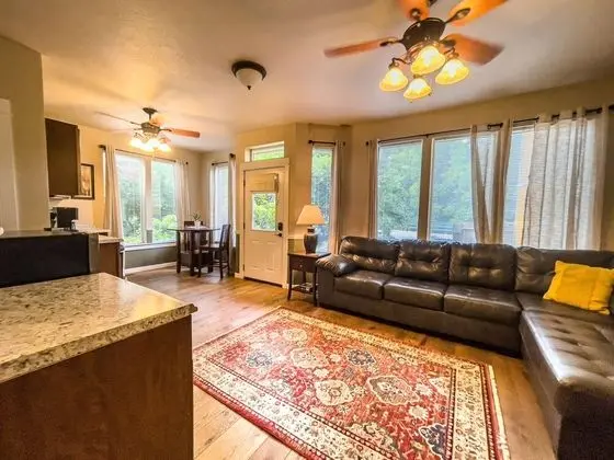 Jackson Creek Cottage 180 East F