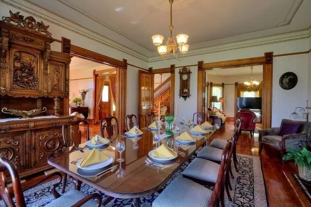 Ev (5 Bedrooms)