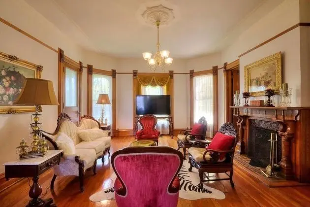 Ev (5 Bedrooms)