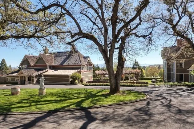 Ev (5 Bedrooms)