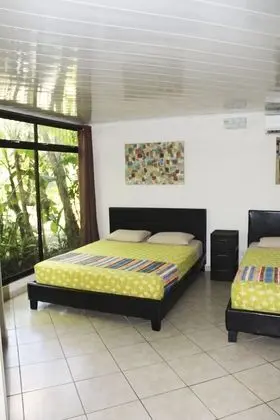 Basic Tek Büyük Yataklı Oda, Birden Çok Yatak (Quiet Room)