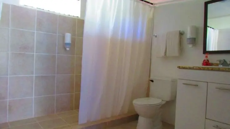 Basic Tek Büyük Yataklı Oda, Birden Çok Yatak (Quiet Room)