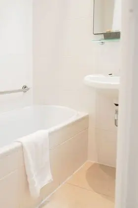 Comfort Tek Büyük veya İki Ayrı Yataklı Oda