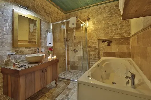 Suite,    , Jakuzili