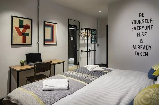 Deluxe Tek Büyük Yataklı Oda, Banyolu/Duşlu