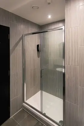 Deluxe Tek Büyük Yataklı Oda, Banyolu/Duşlu
