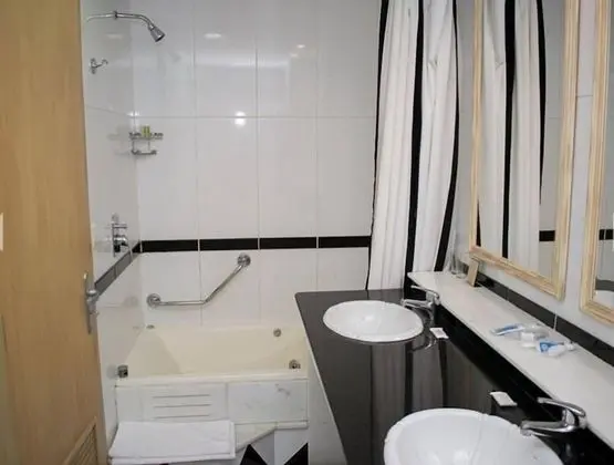 Deluxe Tek Büyük Yataklı Oda, 1 Çift Kişilik Yatak, Sigara İçilmez