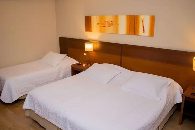 Üç Kişilik Oda, Birden Çok Yatak