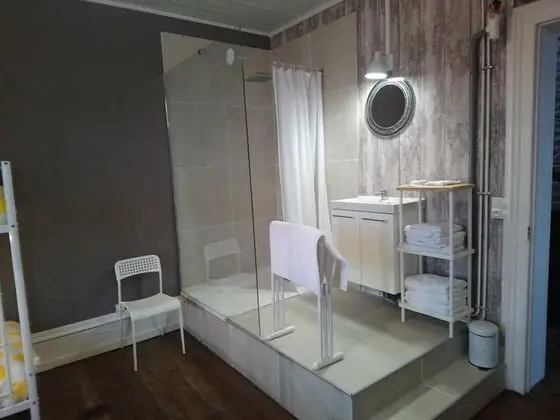 Dört Kişilik Oda, Birden Çok Yatak, Sigara İçilmez