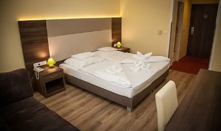 Tek Büyük veya İki Ayrı Yataklı Oda