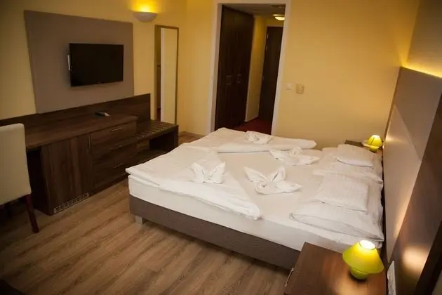 Tek Büyük veya İki Ayrı Yataklı Oda