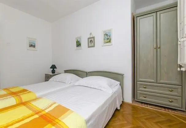 Ev (Jadranka - comfortable and big terrac)