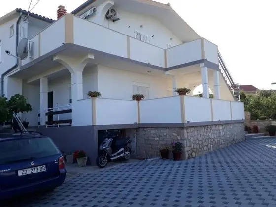 Apart Daire (Jadranka - free parking and grill - A)