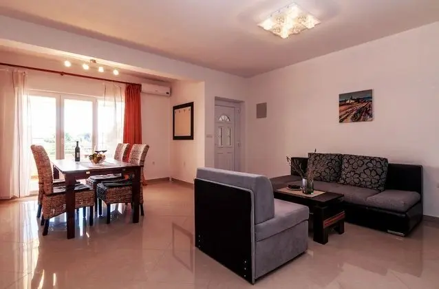 Apart Daire, 2 Yatak Odası (Pergula)