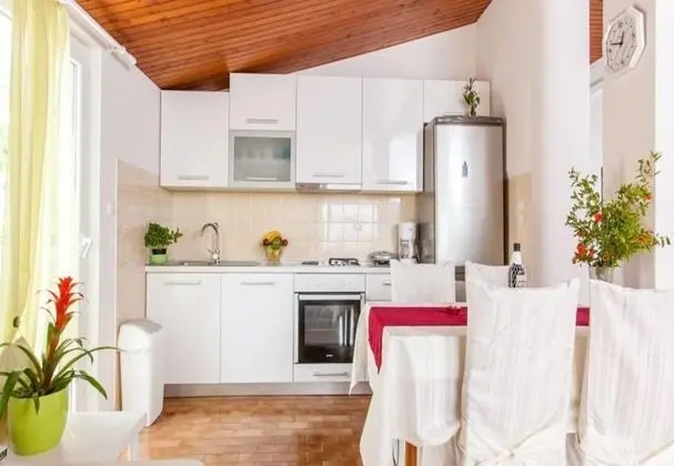 Apart Daire (Jadro - 250 m from beach - A1(4+1))