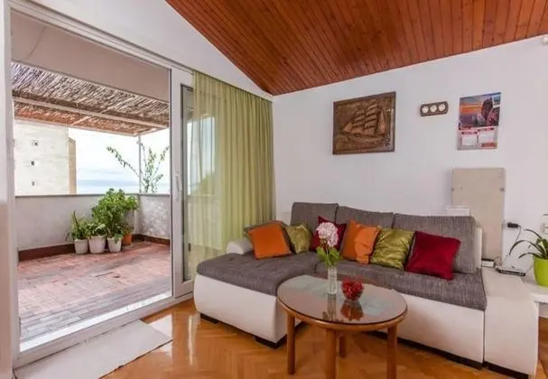 Apart Daire (Jadro - 250 m from beach - A1(4+1))