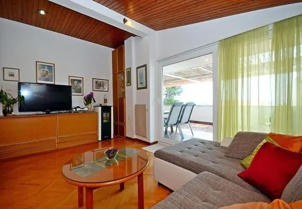 Apart Daire (Jadro - 250 m from beach - A1(4+1))