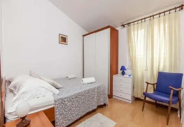 Apart Daire (Jadro - 250 m from beach - A4Prizemlj)