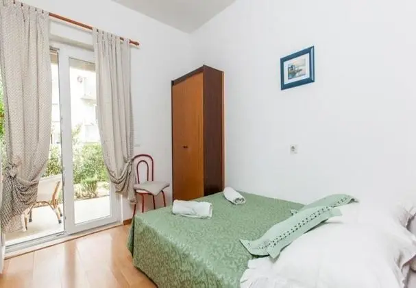 Apart Daire (Jadro - 250 m from beach - A4Prizemlj)