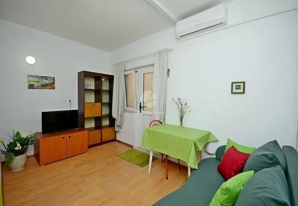 Apart Daire (Jadro - 250 m from beach - A4Prizemlj)