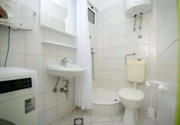 Apart Daire (Jadro - 250 m from beach - A4Prizemlj)