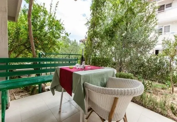 Apart Daire (Jadro - 250 m from beach - A4Prizemlj)