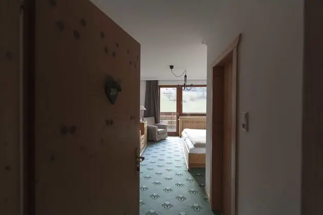 Standard Tek Büyük Yataklı Oda, Dağ Manzaralı