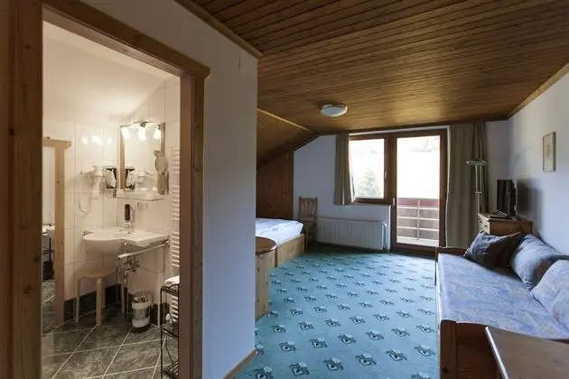 Standard Üç Kişilik Oda, Dağ Manzaralı