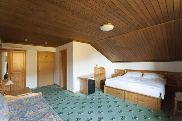 Standard Üç Kişilik Oda, Dağ Manzaralı