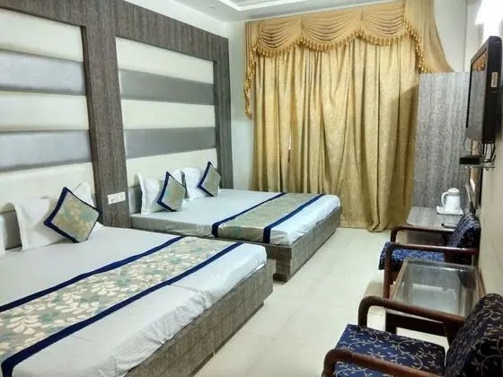 Four Bed Family Room AC