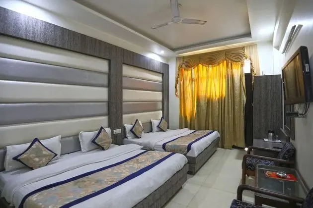 Four Bed Family Room AC