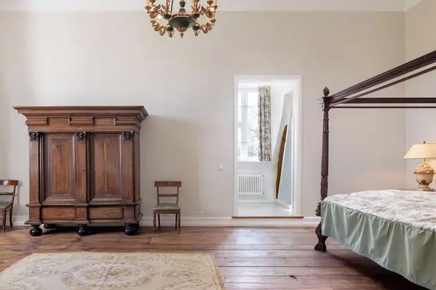 Basic Tek Büyük Yataklı Oda