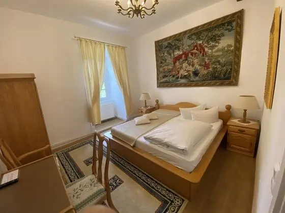 Basic Oda, 1 Büyük (Queen) Boy Yatak, Özel Banyo
