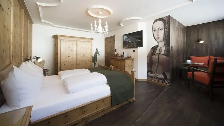 Deluxe Tek Büyük Yataklı Oda (Grafenzimmer Jagdschloss)
