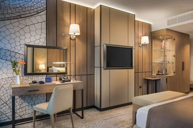 Premium Tek Büyük Yataklı Oda