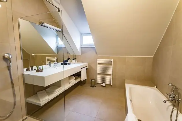 Deluxe Tek Büyük Yataklı Oda (Jaglhof Room Deluxe)
