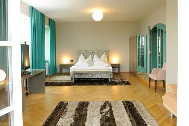 Deluxe Tek Büyük Yataklı Oda (Weingartenzimmer Deluxe)