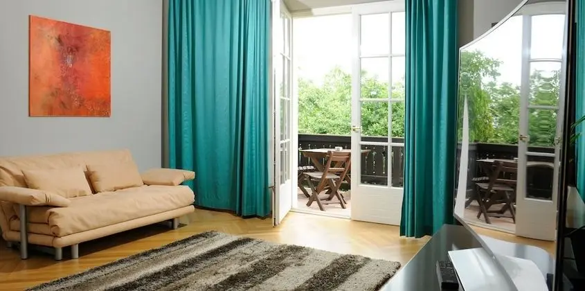 Deluxe Tek Büyük Yataklı Oda (Weingartenzimmer Deluxe)
