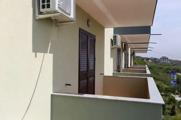 Üç Kişilik Oda, Balkon